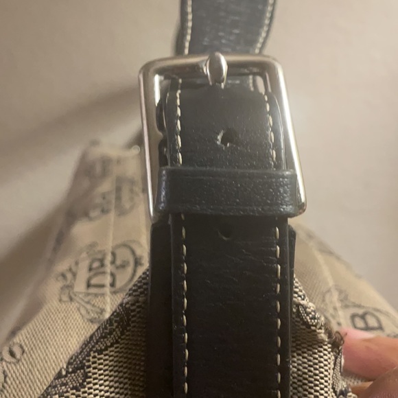 Dooney and Bourke Signature shoulder bag - Picture 4 of 11